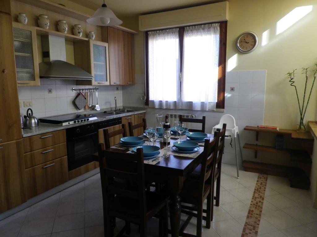 La Terrazza Apartment Лука Екстериор снимка